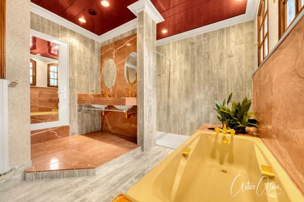 maison de caractère de 183 m² avec dépendances et fort potentiel sur plus de 9 000 m² de terrain.