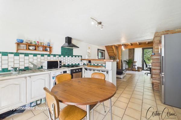 maison de caractère de 183 m² avec dépendances et fort potentiel sur plus de 9 000 m² de terrain.