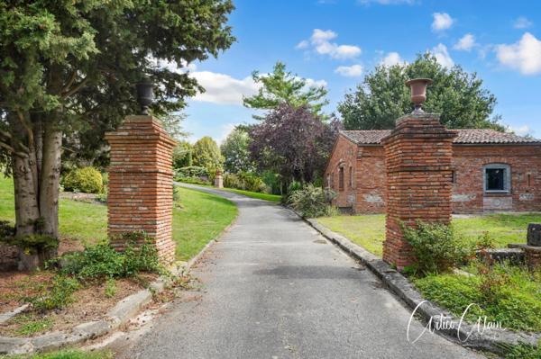 maison de caractère de 183 m² avec dépendances et fort potentiel sur plus de 9 000 m² de terrain.