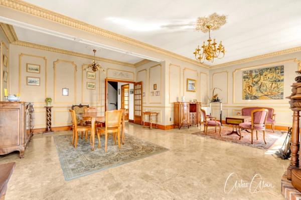 maison de caractère de 183 m² avec dépendances et fort potentiel sur plus de 9 000 m² de terrain.