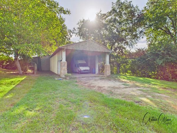 maison de caractère de 183 m² avec dépendances et fort potentiel sur plus de 9 000 m² de terrain.