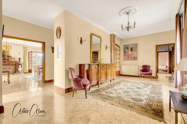 maison de caractère de 183 m² avec dépendances et fort potentiel sur plus de 9 000 m² de terrain.