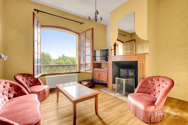 maison de caractère de 183 m² avec dépendances et fort potentiel sur plus de 9 000 m² de terrain.