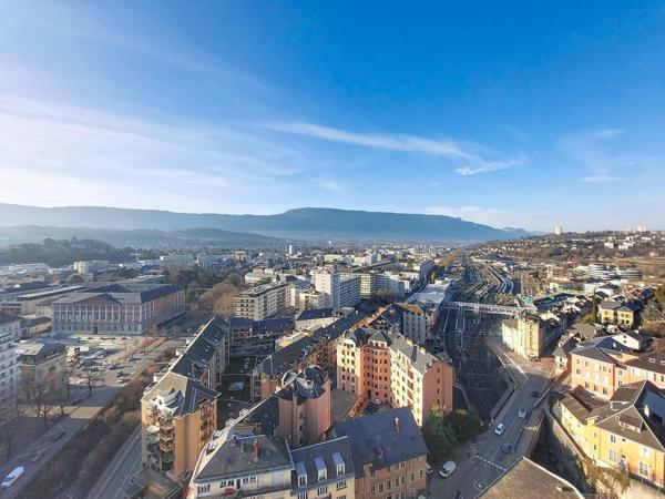 A proximité immédiate de la gare
