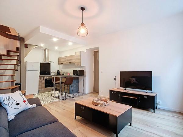 A LOUER PAU CENTRE  Appartement meublé T2 Duplex de 41.25 m² avec cave