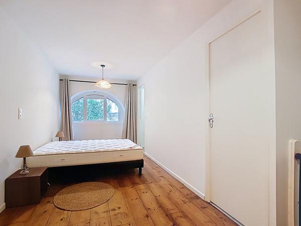 A LOUER PAU CENTRE  Appartement meublé T2 Duplex de 41.25 m² avec cave