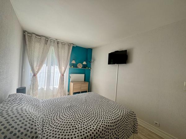 A vendre à Chilly-Mazarin, dans la résidence du Domaine du Château, un appartement 4 pièces 3 chambres, proche des commerces des écoles et des axes routier.