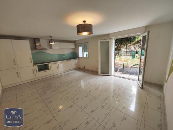 Appartement à louer 2 pièces 64.73m²