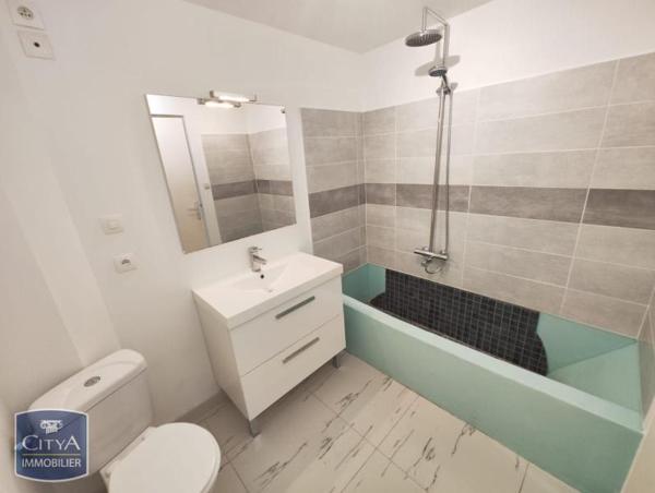 Appartement à louer 2 pièces 64.73m²