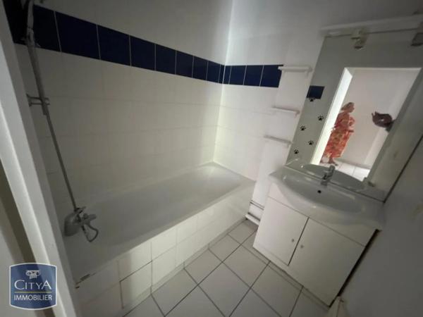 Appartement à louer 2 pièces 48.5m² Val-de-Reuil (27100)