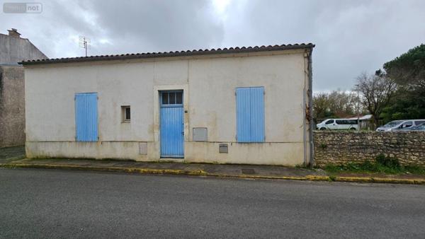 Maison à restaurer à vendre à Le Gua en Charente-Maritime (17600), ref : Ref 02055   
centre ville