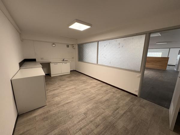 Marseille (13005) Local commercial - 340m2 - 6 Stationnements - Marseille 5ème