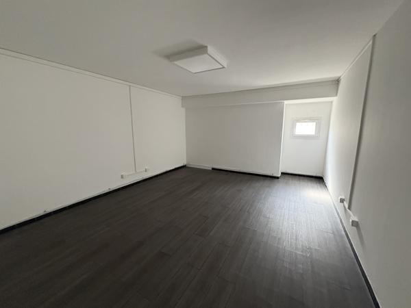 Marseille (13005) Local commercial - 340m2 - 6 Stationnements - Marseille 5ème