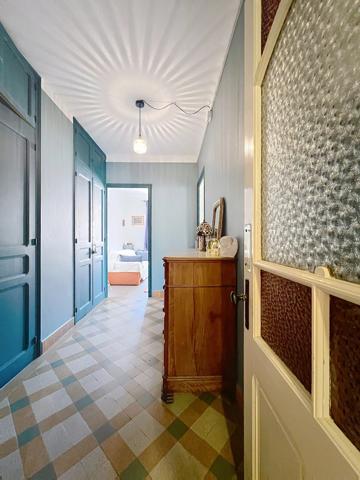 DEMEURE DE CARACTERE AVEC PISCINE ET JARDIN, PROCHE PRADES