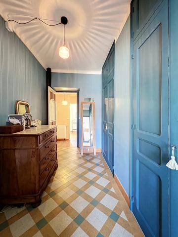 DEMEURE DE CARACTERE AVEC PISCINE ET JARDIN, PROCHE PRADES