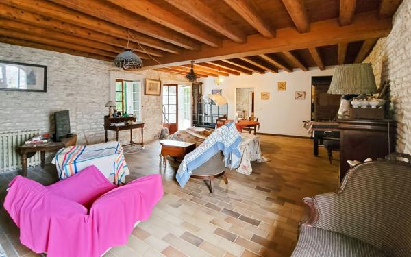 Maison à vendre    8 pièces •  Le Bois-Plage-en-Ré