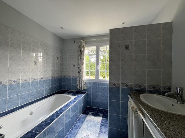 Maison à vendre 192 240 € Confolens 5 p 137 m² DPE C