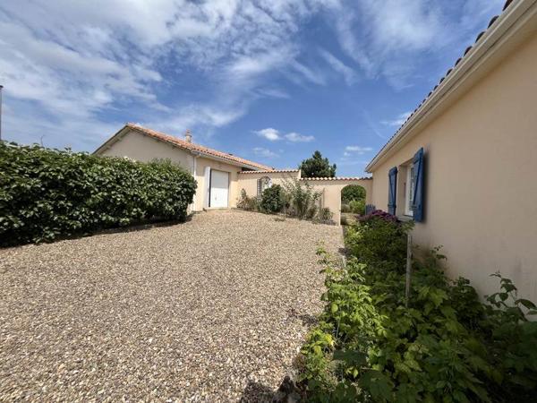 Maison à vendre 192 240 € Confolens 5 p 137 m² DPE C