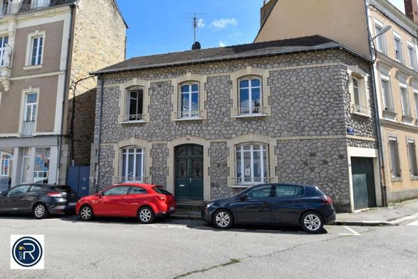 Maison à louer à Laval en Mayenne (53000), ref : 53004-L375