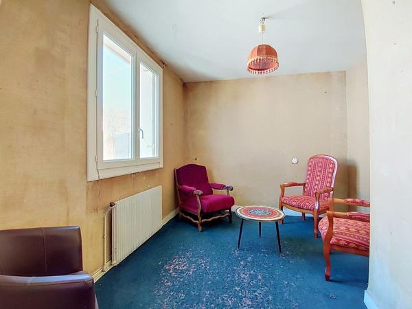 Maison
         5 pièces
        - 75 m² 119 000 € *