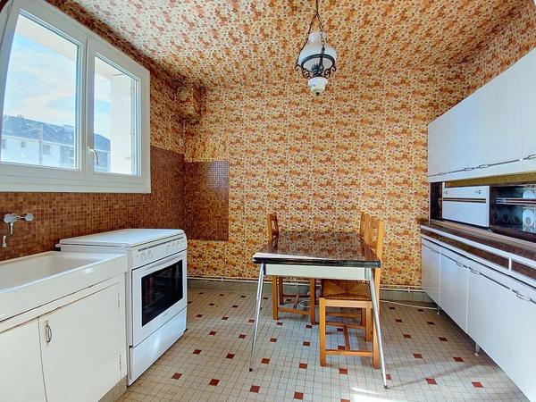 Maison
         5 pièces
        - 75 m² 119 000 € *