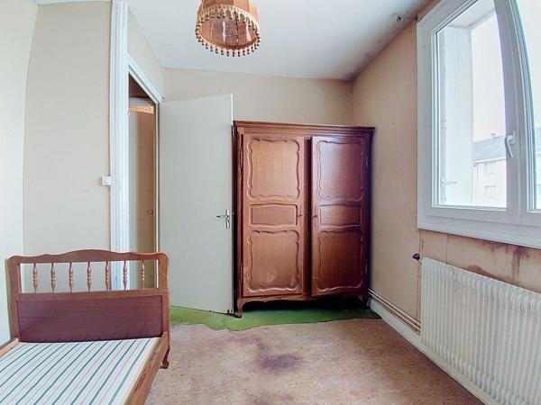 Maison
         5 pièces
        - 75 m² 119 000 € *