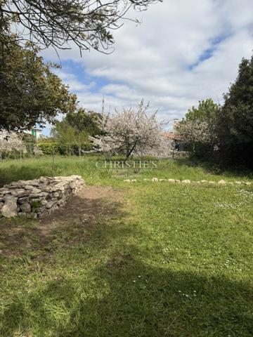 Terrain constructible centre village