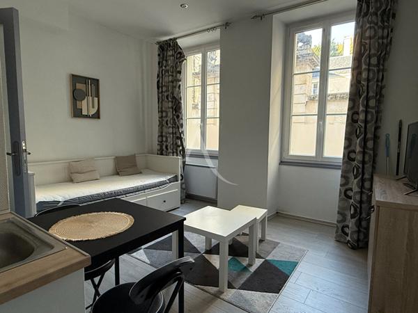 Appartement meublé type studio centre ville de SAINTES de 17.35 m2