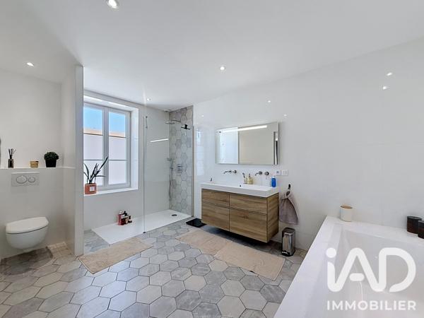 Maison à vendre 7 pièces 247 m² La Maxe