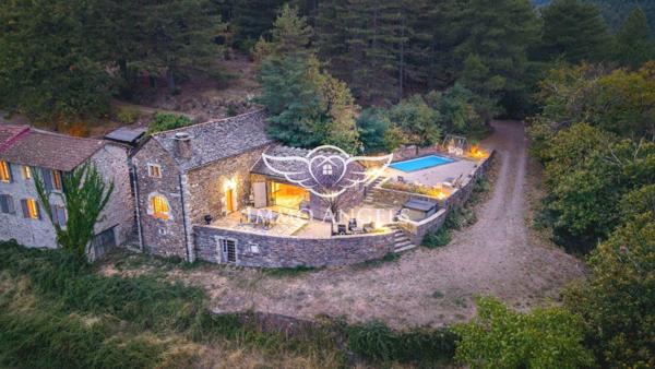 Domaine d'Exception au Cœur des Cévennes | 9 chambres | 6 Ha
