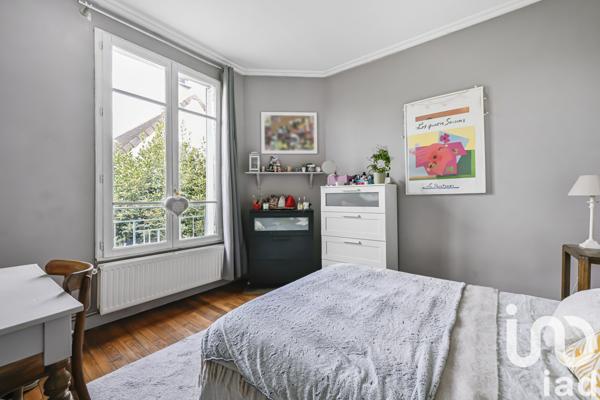 House for sale 5 rooms 120 m² Bois-Colombes