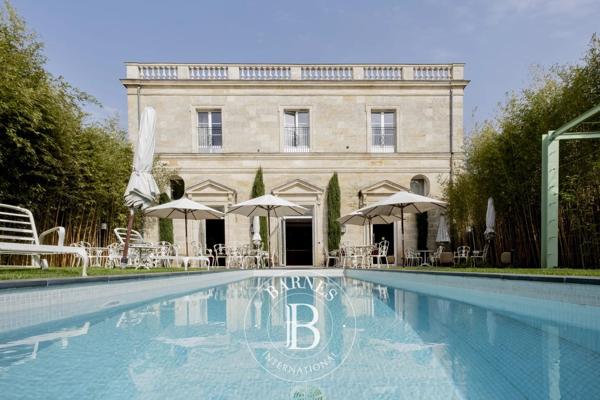 Le Bouscat, Hôtel 8 Chambres -  420 m² à vendre