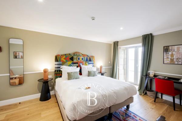 Le Bouscat, Hôtel 8 Chambres -  420 m² à vendre