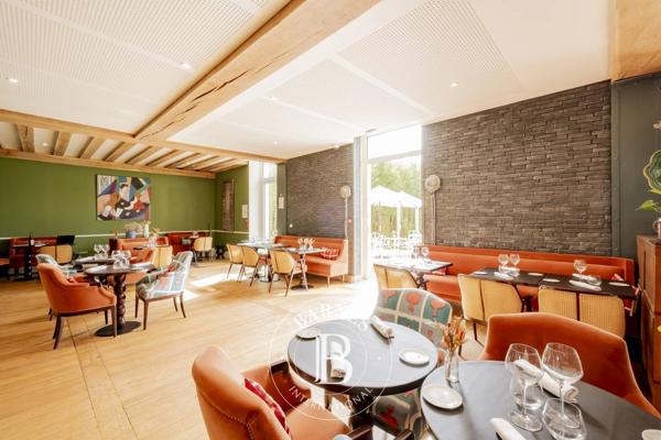 Le Bouscat, Hôtel 8 Chambres -  420 m² à vendre