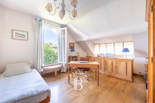 Le Chesnay, Maison 5 Chambres -  185 m² à vendre