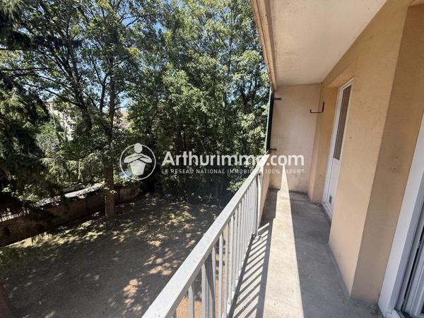 Vente                                                      Appartement
                        
                     3 pièces                      58 m2                     à Corbeil-Essonnes
