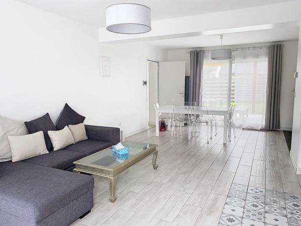 À vendre - Maison individuelle, 8 pièces située à Tours (37000)