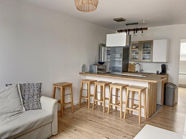 À vendre - Maison individuelle, 8 pièces située à Tours (37000)