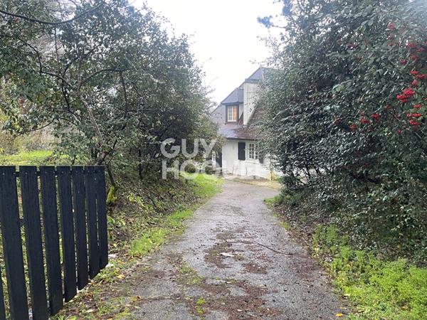 Maison spacieuse à vendre à Lagor - 6 chambres et grand terrain