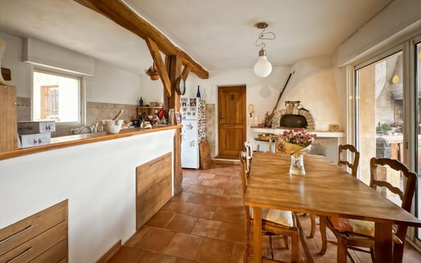 Maison à vendre    6 pièces •  Tourrettes-sur-Loup