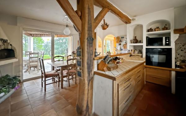 Maison à vendre    6 pièces •  Tourrettes-sur-Loup