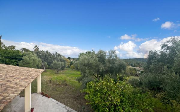 Maison à vendre    6 pièces •  Tourrettes-sur-Loup