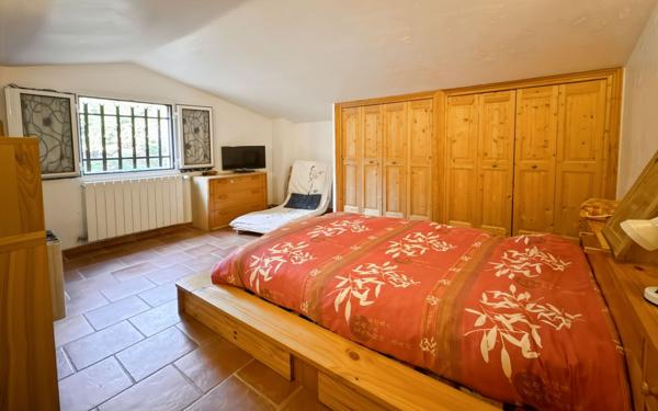 Maison à vendre    6 pièces •  Tourrettes-sur-Loup