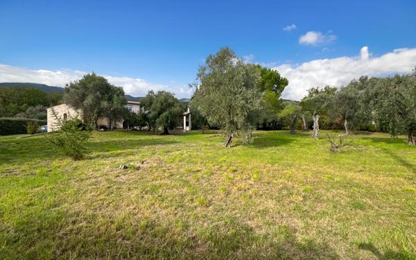 Maison à vendre    6 pièces •  Tourrettes-sur-Loup