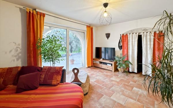 Maison à vendre    6 pièces •  Tourrettes-sur-Loup