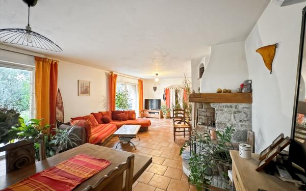 Maison à vendre    6 pièces •  Tourrettes-sur-Loup