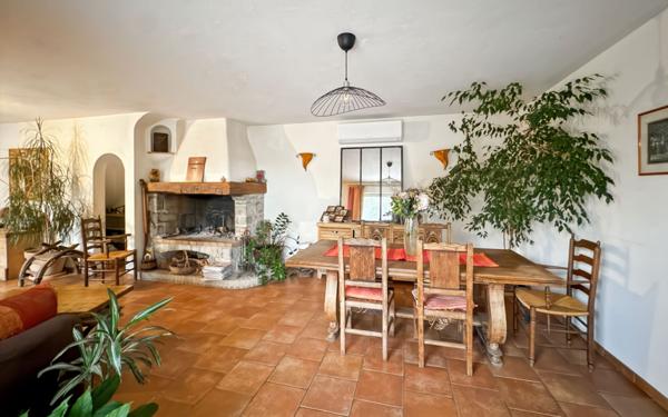 Maison à vendre    6 pièces •  Tourrettes-sur-Loup