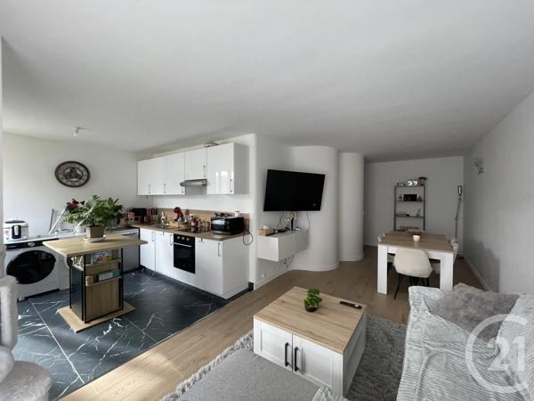 Appartement F4 à vendre  4 pièces - 83,28 m 2   ELANCOURT  - 78