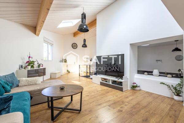 Maison Ecole-Valentin, rénovée, 275m², 9 ares, piscine