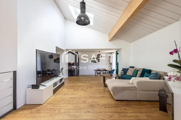 Maison Ecole-Valentin, rénovée, 275m², 9 ares, piscine